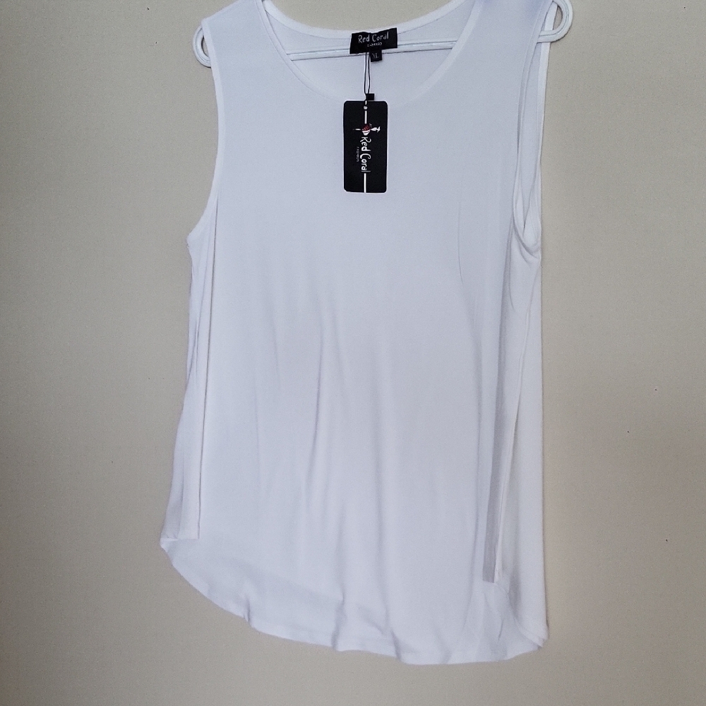 White Tank Top with Scoop Neck and High-Low Hem